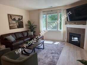 61203 Snowbrush Dr in Bend, OR - Building Photo - Building Photo