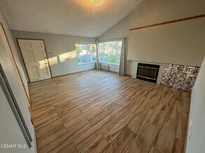 2047 Belmar Ct N in Simi Valley, CA - Building Photo - Building Photo