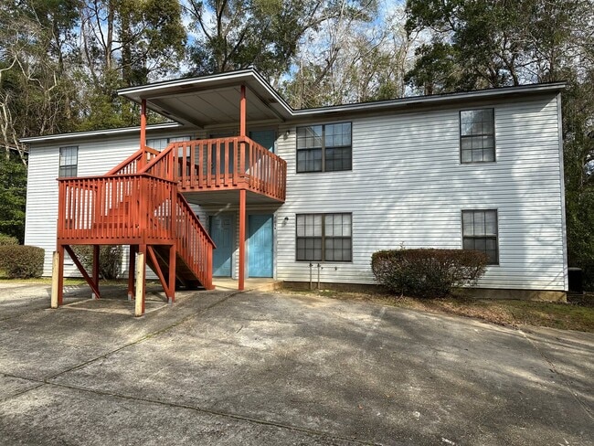 property at 705 Pointe Ct