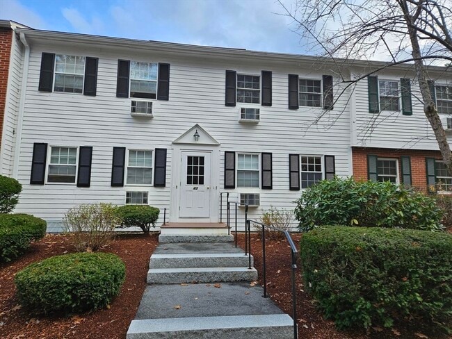 43 Liberty Square Rd in Boxborough, MA - Building Photo - Building Photo