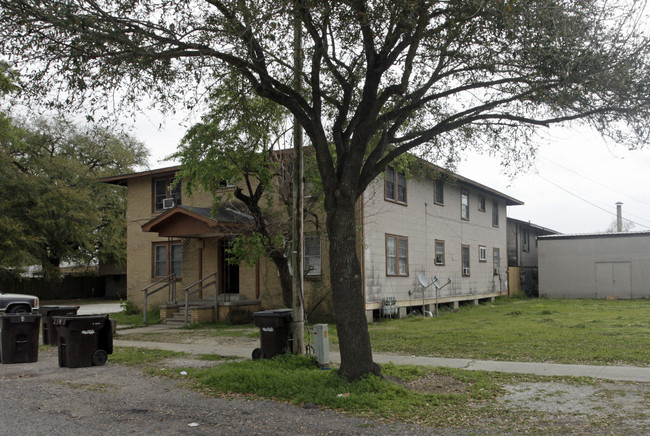 711 Houmas St in Donaldsonville, LA - Foto de edificio - Building Photo