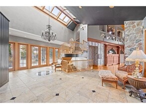 1560 Bluff Creek Dr in Chaska, MN - Building Photo - Building Photo