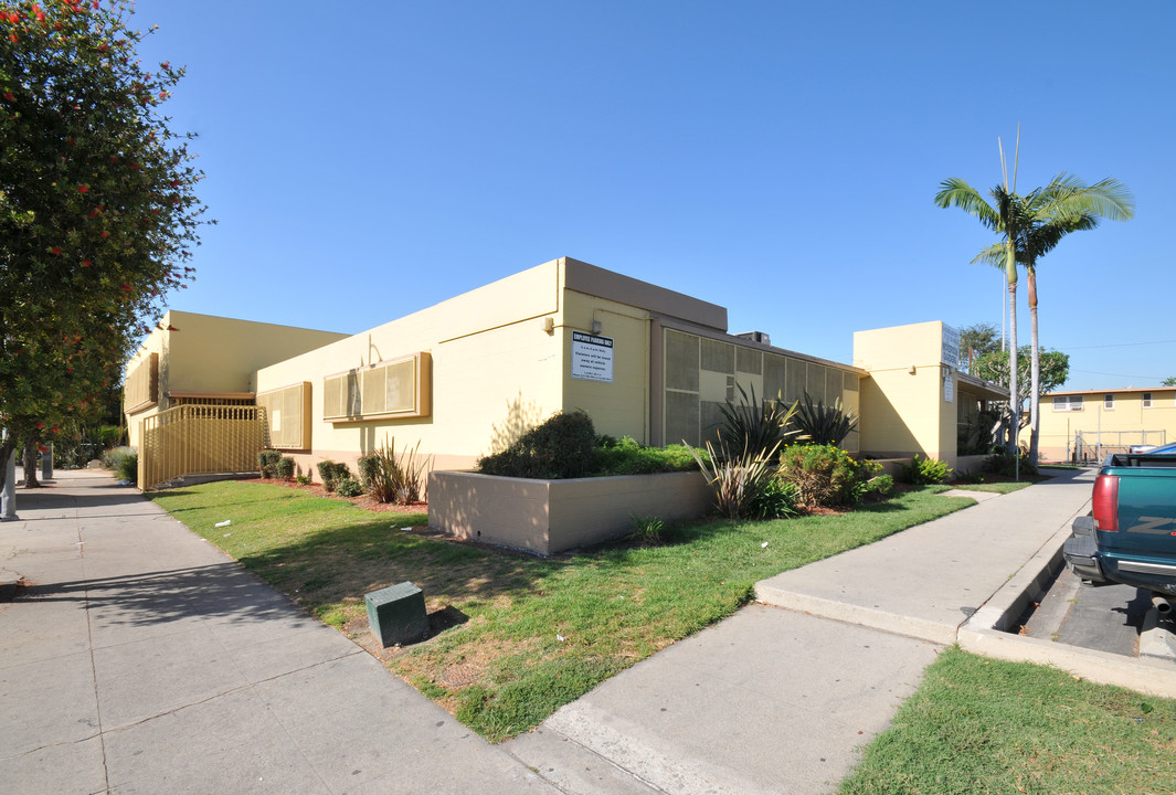 Nickerson Gardens in Los Angeles, CA - Building Photo