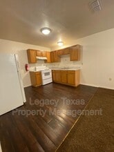 1112 Williams Ave in Cleburne, TX - Building Photo - Building Photo