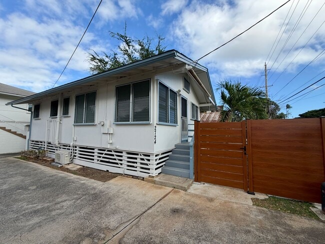 2724 Date St in Honolulu, HI - Building Photo - Building Photo