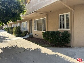 1108 S Sherbourne Dr in Los Angeles, CA - Building Photo - Building Photo