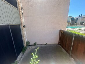 12824 Midway Rd in Dallas, TX - Building Photo - Building Photo