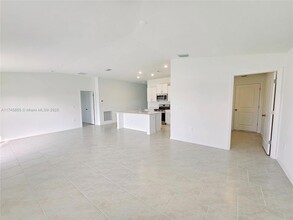 17700 Paradiso Wy in North Fort Myers, FL - Building Photo - Building Photo