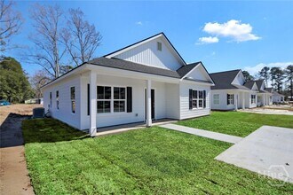 64 Kennah Ct in Richmond Hill, GA - Building Photo - Building Photo
