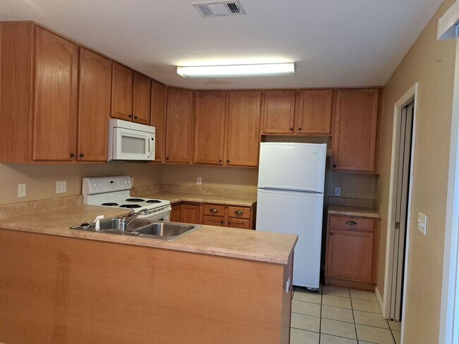 108 Gray Ave in Panama City, FL - Building Photo - Building Photo