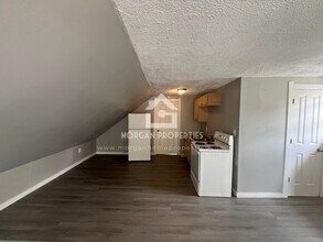 2208 Hendricks St, Unit 3 in Anderson, IN - Building Photo - Building Photo