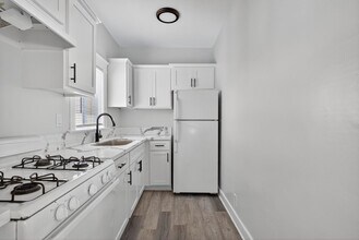 915 Cherry Ave, Unit 208 in Long Beach, CA - Building Photo - Building Photo