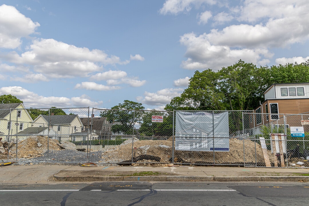82 Lexington St in Auburndale, MA - Building Photo