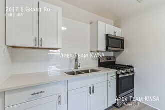 2617 E Grant Rd in Tucson, AZ - Building Photo - Building Photo