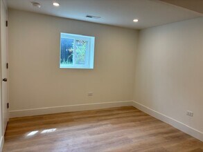 4814 N Kedvale Ave, Unit G in Chicago, IL - Foto de edificio - Building Photo