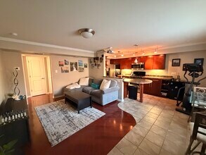 155 Virginia Ave, Unit 204 in Lexington, KY - Building Photo - Building Photo