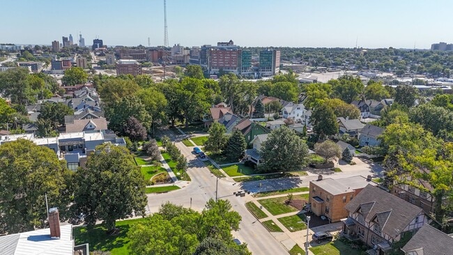 4901 Farnam St in Omaha, NE - Building Photo - Building Photo
