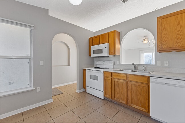 215 Curtis Ave in Groveland, FL - Building Photo - Building Photo