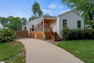 10 Long Hill St in Greenville, SC - Building Photo - Building Photo
