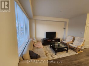 8317 Mulberry Dr in Niagara Falls, ON - Building Photo - Building Photo