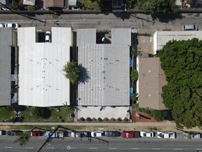 2526 Mcfadden Ave in Santa Ana, CA - Foto de edificio - Building Photo