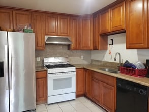 17072 Berlin Ln in Huntington Beach, CA - Building Photo - Building Photo