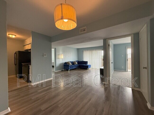 8523 Hearth Dr in Houston, TX - Foto de edificio - Building Photo