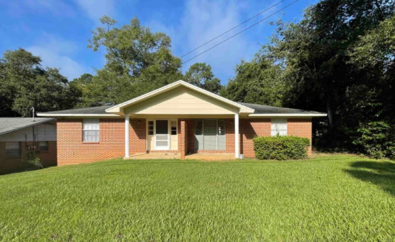 3216 Jim Lee Rd in Tallahassee, FL - Building Photo