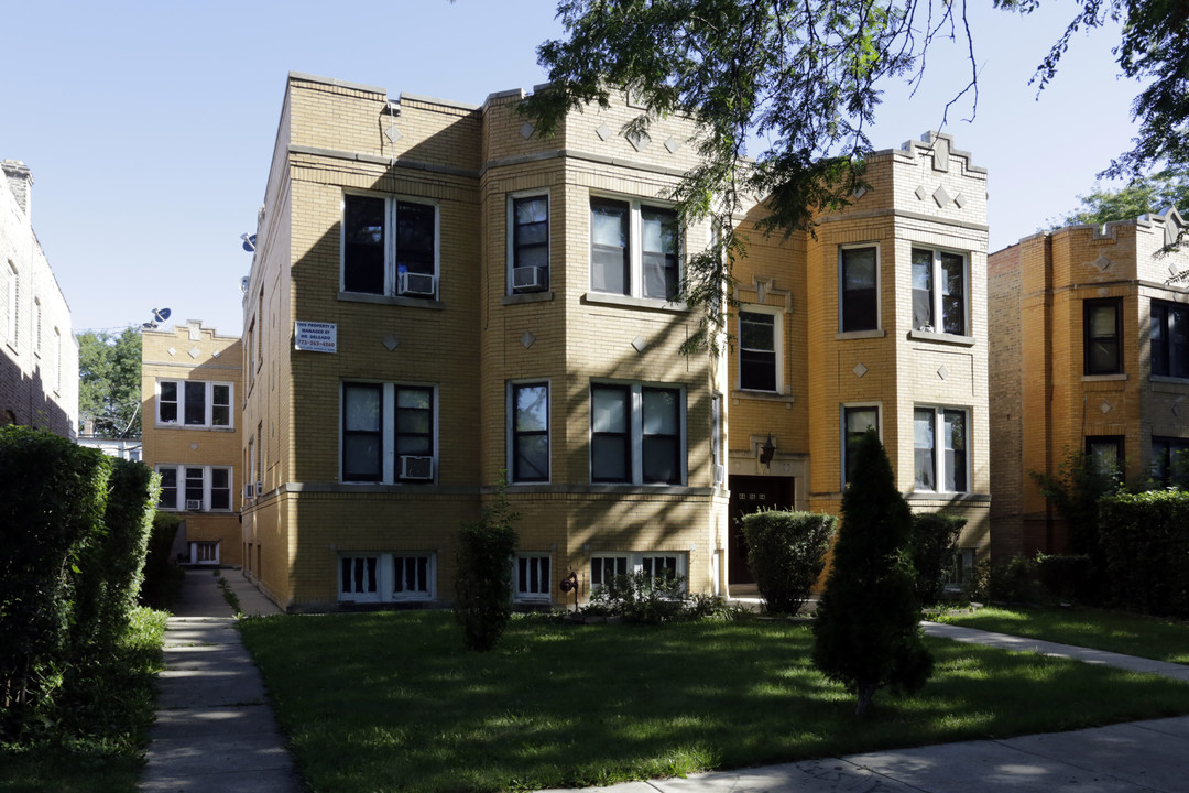 4404-4410 W Altgeld St in Chicago, IL - Building Photo