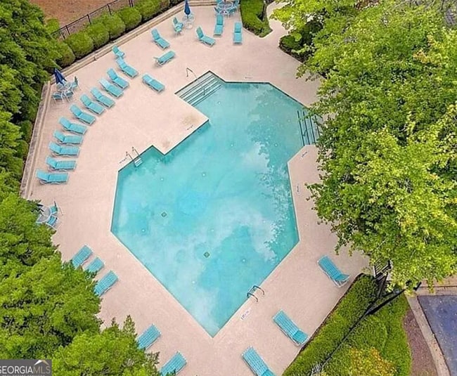 property at 2711 Huntingdon Chase