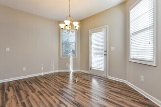 1253 Braemar Highland Dr in Zebulon, NC - Foto de edificio - Building Photo