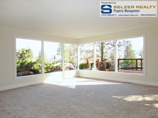 293 Toyon Rd in Ukiah, CA - Building Photo - Building Photo