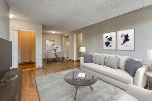 5300 Rundlehorn Dr NE in Calgary, AB - Building Photo