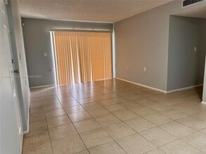 1186 Lake Terry Dr in West Palm Beach, FL - Building Photo - Building Photo