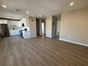 130 Elm St in Newark, NJ - Building Photo - Building Photo