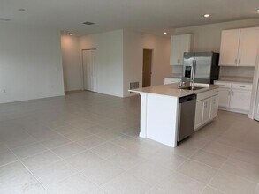 2167 Lone Oak Ln in Lakeland, FL - Building Photo - Building Photo