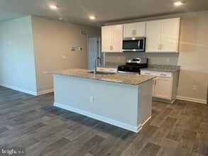 129 Avery Dr in Stephens City, VA - Building Photo - Building Photo
