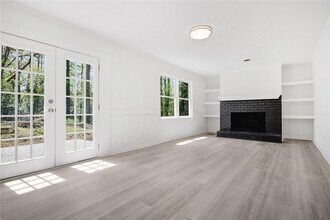 5360 Tall Oak Dr in Marietta, GA - Building Photo - Building Photo