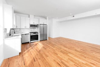 125 Broughton Ave in Bloomfield, NJ - Foto de edificio - Building Photo