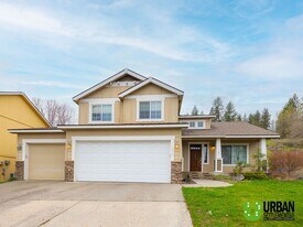 1910 S Canyon Woods Ln in Spokane, WA - Building Photo