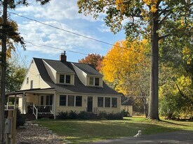 4791 E Lake Rd in Burt, NY - Building Photo