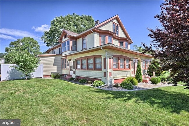 property at 321 N 2nd St