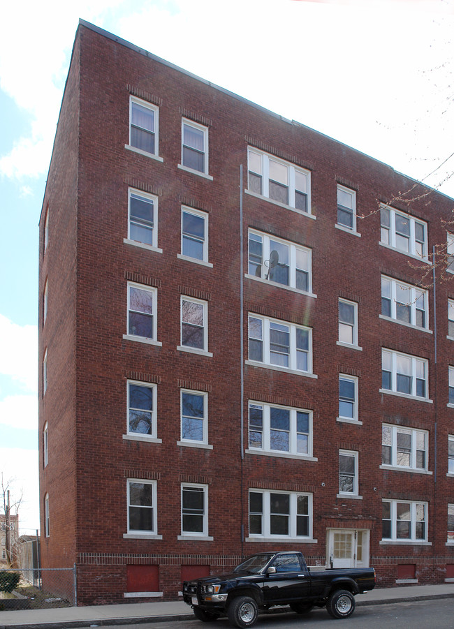 308 Walnut St in Holyoke, MA - Building Photo - Building Photo