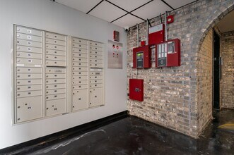 2300 N Harlem Ave in Elmwood Park, IL - Foto de edificio - Building Photo