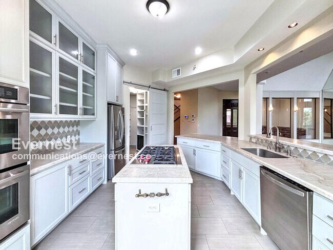 103 Sage Rd in Houston, TX - Building Photo - Building Photo