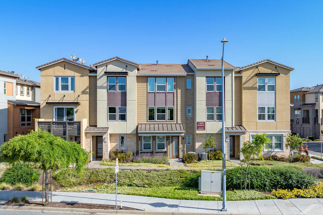 California Circle Apartments in Milpitas, CA - Building Photo