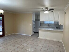 23832 Calvert St in Los Angeles, CA - Building Photo - Building Photo