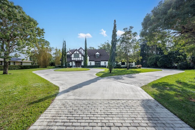 12434 Quercus Ln in Wellington, FL - Foto de edificio - Building Photo