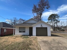 1102 S Ithaca Ave in Russellville, AR - Building Photo