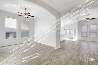 8907 Wyatt's Run in San Antonio, TX - Building Photo - Building Photo